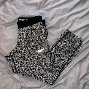 Cute pair of Nike Capri leggings